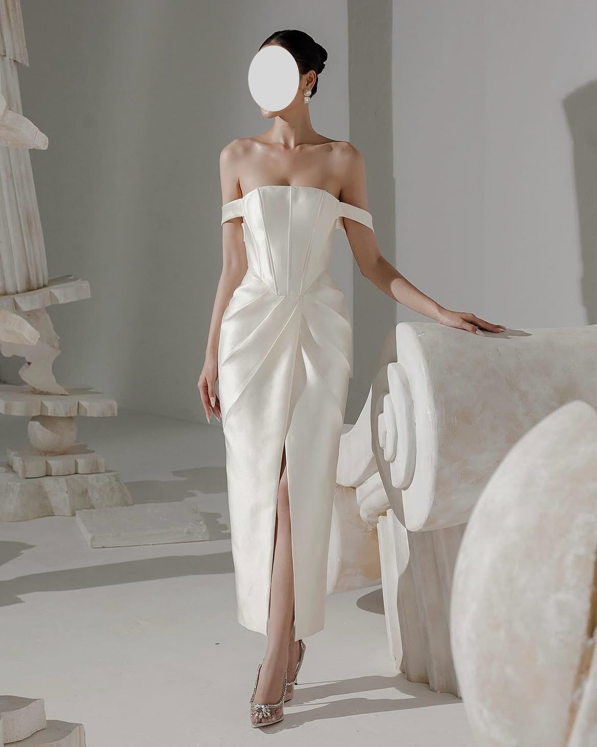 Elegant Satin Evening Gown Split - فستان سهرة فاخر وأنيق بتصميم QR