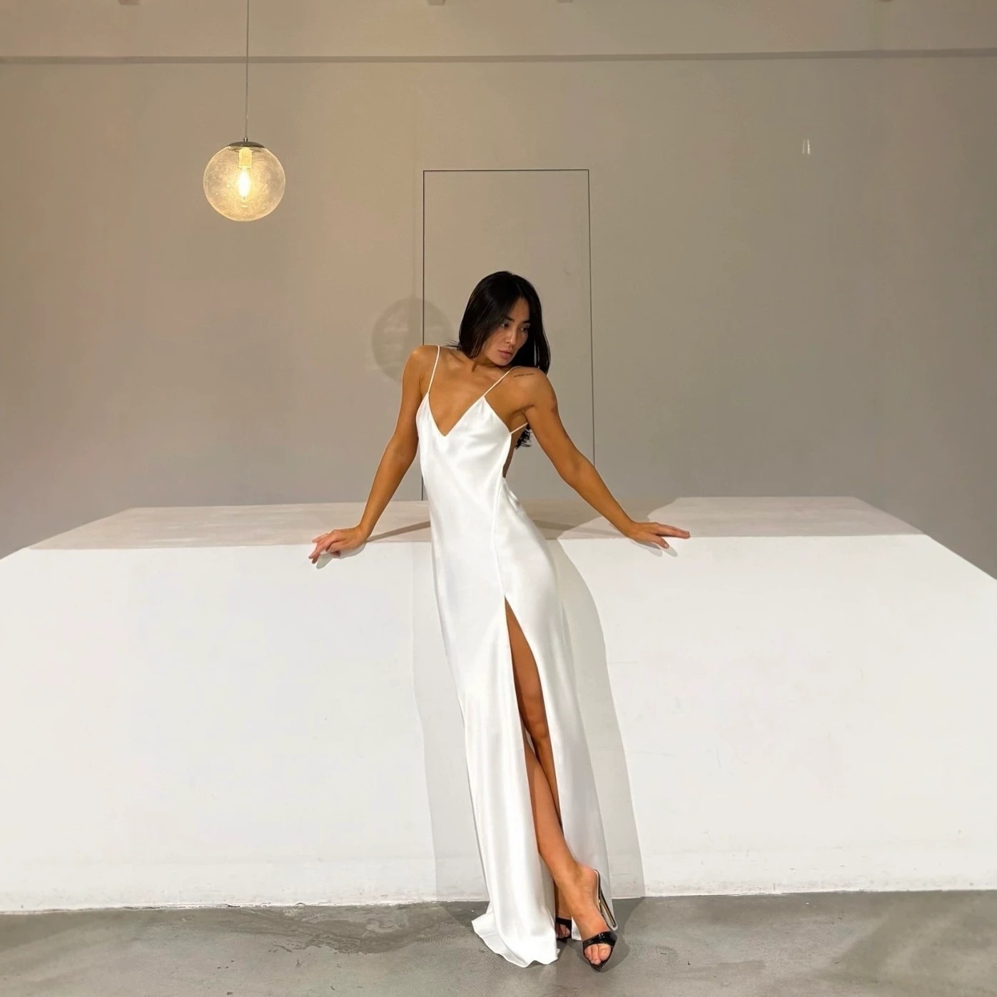 فستان سهرة طويل من الساتان الأ - مراجعة Elegant Satin Evening Gown Split وسعره