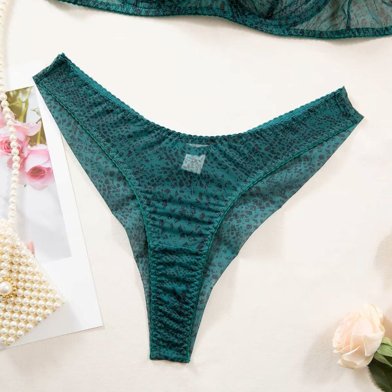طقم ملابس داخلية نسائية من قطع - مراجعة Lingerie وسعره