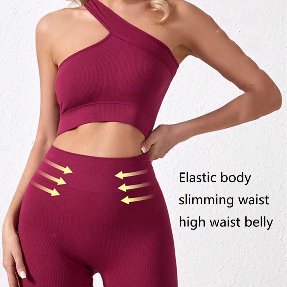 طقم رياضي نسائي غير مخيط من قط - مراجعة Seamless Ribbed Workout Tank Top وسعره